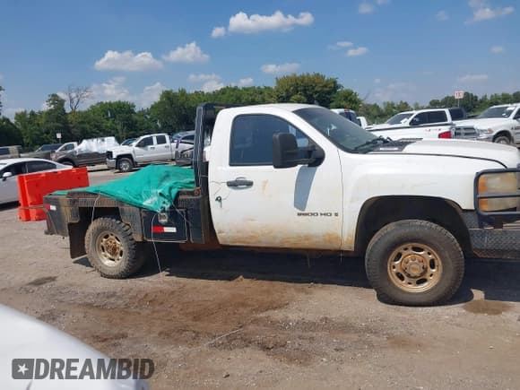 ✅ 2007 Chevrolet Silverado 2500HD 1LT • VIN: 1GCHK24K77E511724 • Лот: 43221523. Опубликован ранее на IAAI с пробегом Не указан. Бесплатный доступ к архиву аукционных продаж из США и подробный отчёт об истории автомобиля на DreamBid. Изображение 9.