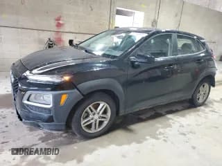 ✅ 2021 Hyundai Kona SE • VIN: KM8K1CAA3MU635173 • Лот: 71293305. Опубликован ранее на Copart с пробегом 95 799 миль. Бесплатный доступ к архиву аукционных продаж из США и подробный отчёт об истории автомобиля на DreamBid. Изображение 1.