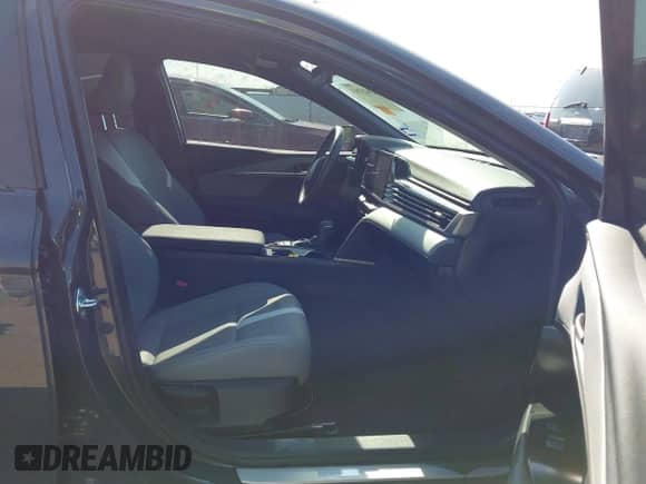 2025 Toyota Camry LE с VIN 4T1DAACK2SU609633, выставлен на аукционе IAAI как лот 43023203 с пробегом 7 512 миль миль и . История ставок и продаж доступна на DreamBid. Изображение 5.