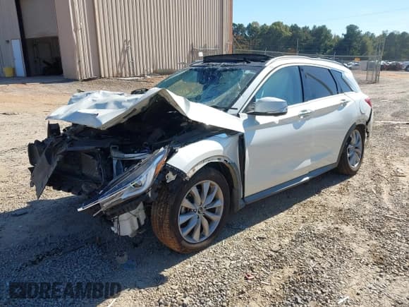 ✅ 2019 Infiniti QX50 Essential • VIN: 3PCAJ5M37KF106968 • Lot: 43619395. Wystawiony na IAAI z przebiegiem 44 637 mil. Bezpłatny archiwum sprzedaży aukcyjnych z USA i szczegółowy raport historii pojazdu na DreamBid. Zdjęcie 16.