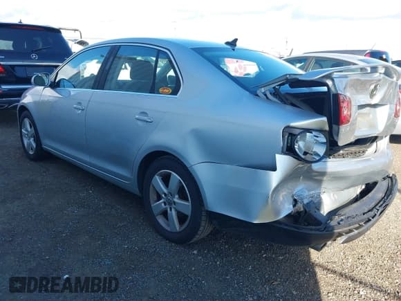 ✅ 2008 Volkswagen Jetta SE • VIN: 3VWRZ71K58M066748 • Lot: 41734613. Wystawiony na IAAI z przebiegiem 228 921 mil. Bezpłatny archiwum sprzedaży aukcyjnych z USA i szczegółowy raport historii pojazdu na DreamBid. Zdjęcie 3.