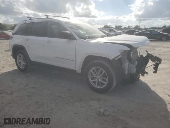 ✅ 2023 Jeep Grand Cherokee Altitude • VIN: 1C4RJGAG3PC525135 • Lot: 86535585. Listed on Copart with 45,374 mi. Free auction sales archive from the USA and detailed vehicle history report at DreamBid. Image 4.