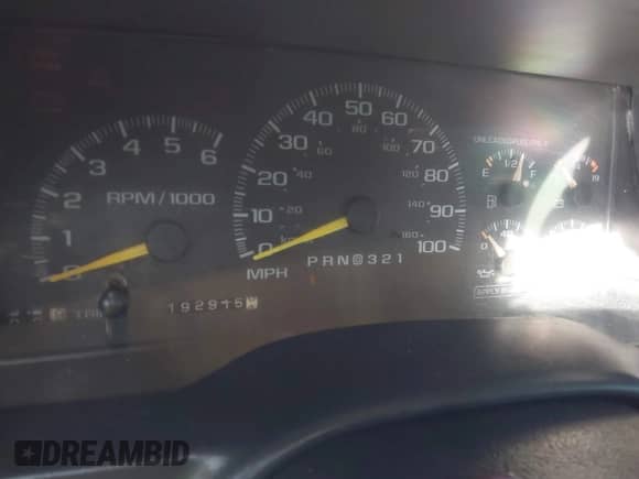 1997 Chevrolet Silverado 1500 z VIN 2GCEK19R5V1290268, wystawiony jako IAAI lot #43485965 z przebiegiem 192 915 mil mil oraz . Historia ofert i sprzedaży dostępna na DreamBid. Obrazek 7.