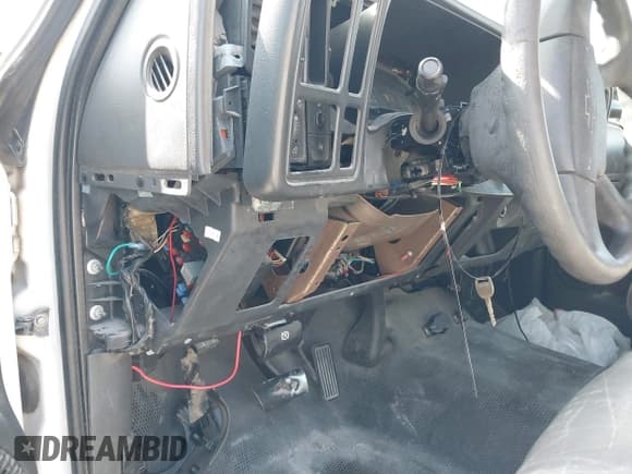 ✅ 2004 Chevrolet Silverado 2500HD • VIN: 1GBHC29U04E315695 • Лот: 42651705. Опубликован ранее на IAAI с пробегом 423 864 миль. Бесплатный доступ к архиву аукционных продаж из США и подробный отчёт об истории автомобиля на DreamBid. Изображение 12.