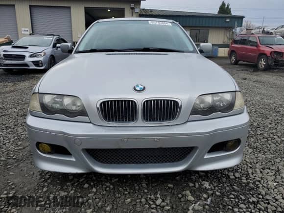 2000 BMW 3 Series 323i with VIN WBAAM3338YFP66290, listed as a Copart auction lot 41625645 with 76,709 mi miles and Salvage title. Bid and sale history available at DreamBid. Image 5.