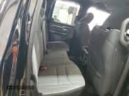 ✅ 2021 Ram 1500 Big Horn • VIN: 1C6SRFBT7MN741626 • Lot: 89531305. Wystawiony na Copart z przebiegiem 75 127 mil. Bezpłatny archiwum sprzedaży aukcyjnych z USA i szczegółowy raport historii pojazdu na DreamBid. Zdjęcie 10.