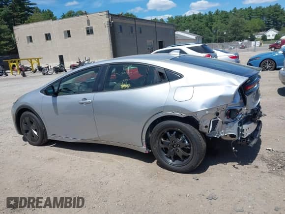 2025 Toyota Prius LE с VIN JTDADABU9S3029478, выставлен на аукционе IAAI как лот 42766701 с пробегом 1 065 миль миль и . История ставок и продаж доступна на DreamBid. Изображение 15.