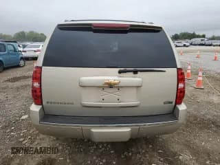 ✅ 2011 Chevrolet Suburban LTZ • VIN: 1GNSKKE33BR333171 • Lot: 72780484. Wystawiony na Copart z przebiegiem 183 202 mil. Bezpłatny archiwum sprzedaży aukcyjnych z USA i szczegółowy raport historii pojazdu na DreamBid. Zdjęcie 6.