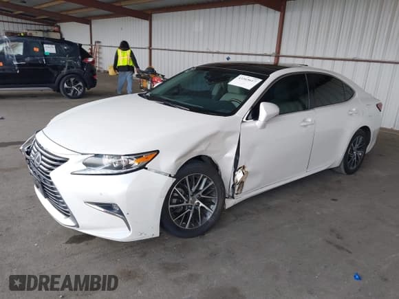 ✅ 2017 Lexus ES 350 • VIN: 58ABK1GG5HU069609 • Lot: 43365617. Listed on IAAI with 67,484 mi. Free auction sales archive from the USA and detailed vehicle history report at DreamBid. Image 2.