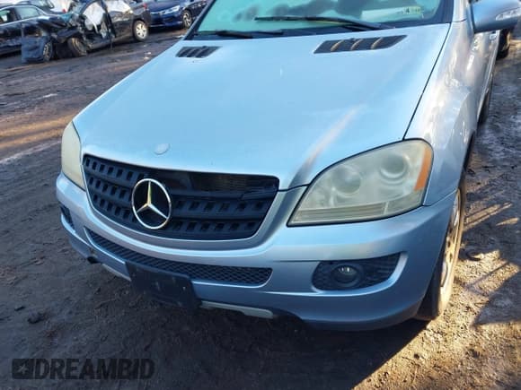 ✅ 2006 Mercedes-Benz M 350 • VIN: 4JGBB86E36A132124 • Lot: 43835995. Listed on IAAI with 156,194 mi. Free auction sales archive from the USA and detailed vehicle history report at DreamBid. Image 6.