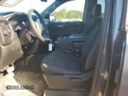 ✅ 2021 Chevrolet Silverado 1500 Custom • VIN: 1GCPWBEK5MZ295648 • Lot: 73112124. Wystawiony na Copart z przebiegiem 84 410 mil. Bezpłatny archiwum sprzedaży aukcyjnych z USA i szczegółowy raport historii pojazdu na DreamBid. Zdjęcie 7.