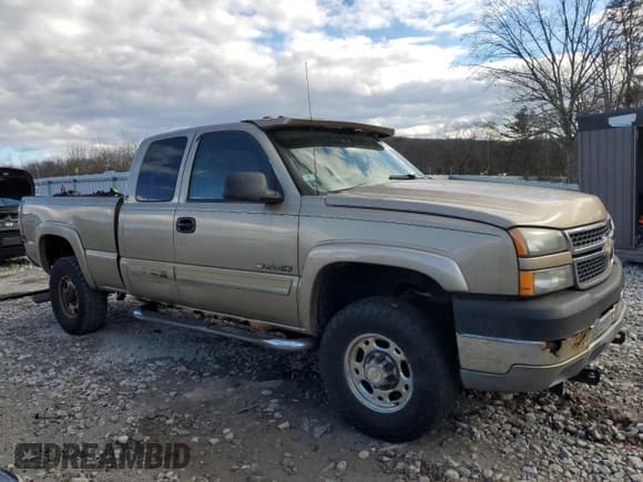 ✅ 2005 Chevrolet Silverado 2500HD LT • VIN: 1GCHK29U35E209094 • Lot: 80240144. Listed on Copart with 156,176 mi. Free auction sales archive from the USA and detailed vehicle history report at DreamBid. Image 4.