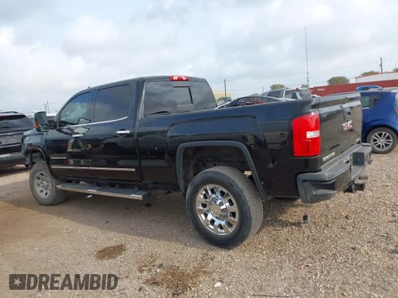 ✅ 2019 GMC Sierra 2500HD Denali • VIN: 1GT12SEY8KF175797 • Лот: 42173053. Опубликован ранее на IAAI с пробегом 82 932 миль. Бесплатный доступ к архиву аукционных продаж из США и подробный отчёт об истории автомобиля на DreamBid. Изображение 15.