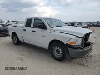 ✅ 2010 Dodge 1500 ST • VIN: 1D7RB1GP3AS250919 • Лот: 72003504. Опубликован ранее на Copart с пробегом 298 973 миль. Бесплатный доступ к архиву аукционных продаж из США и подробный отчёт об истории автомобиля на DreamBid. Изображение 4.
