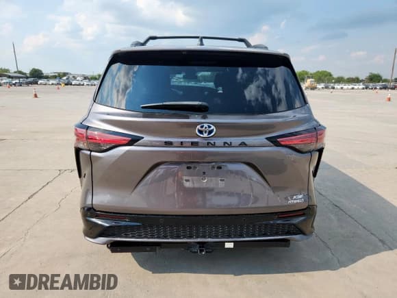 ✅ 2022 Toyota Sienna XSE • VIN: 5TDDRKEC5NS106504 • Лот: 70697035. Опубликован ранее на Copart с пробегом 142 474 миль. Бесплатный доступ к архиву аукционных продаж из США и подробный отчёт об истории автомобиля на DreamBid. Изображение 6.