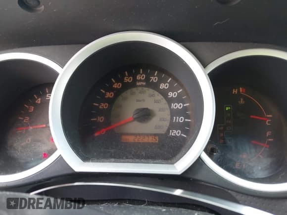 ✅ 2011 Toyota Tacoma • VIN: 3TMMU4FN1BM027692 • Лот: 41932621. Опубликован ранее на IAAI с пробегом 222 715 миль. Бесплатный доступ к архиву аукционных продаж из США и подробный отчёт об истории автомобиля на DreamBid. Изображение 7.