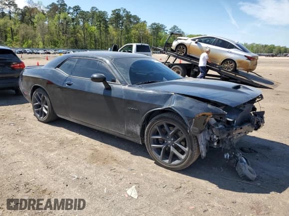 ✅ 2022 Dodge Challenger R/T • VIN: 2C3CDZBT7NH254812 • Lot: 47171284. Wystawiony na Copart z przebiegiem 41 828 mil. Bezpłatny archiwum sprzedaży aukcyjnych z USA i szczegółowy raport historii pojazdu na DreamBid. Zdjęcie 4.