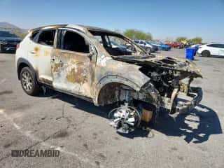 2021 Hyundai Tucson SE z VIN KM8J23A49MU327198, wystawiony jako Copart lot #62793005 z przebiegiem Nie podano mil oraz Nie do naprawy • Non repairable. Historia ofert i sprzedaży dostępna na DreamBid. Obrazek 4.