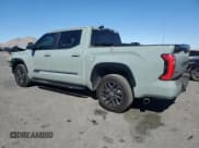 ✅ 2024 Toyota Tundra Platinum • VIN: 5TFNA5DB5RX199952 • Лот: 85552215. Опубликован ранее на Copart с пробегом 17 561 миль. Бесплатный доступ к архиву аукционных продаж из США и подробный отчёт об истории автомобиля на DreamBid. Изображение 2.