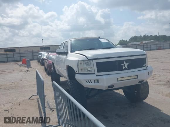 ✅ 2013 Chevrolet Silverado 1500 LTZ • VIN: 3GCUKTE29DG143201 • Lot: 42438667. Wystawiony na IAAI z przebiegiem 152 535 mil. Bezpłatny archiwum sprzedaży aukcyjnych z USA i szczegółowy raport historii pojazdu na DreamBid. Zdjęcie 1.