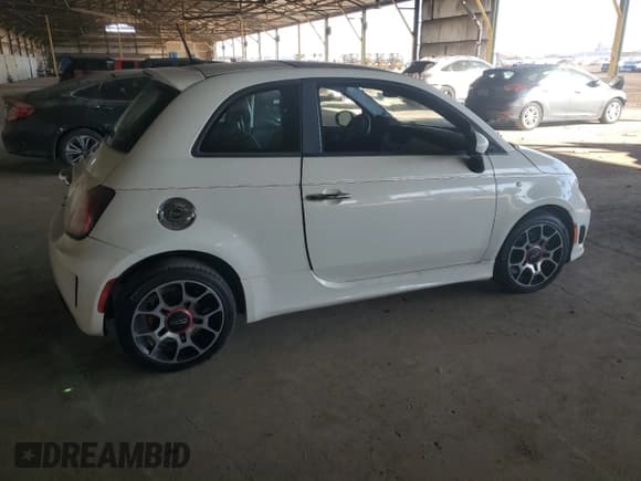 ✅ 2013 FIAT 500 Turbo Cattiva • VIN: 3C3CFFHH3DT573772 • Lot: 91402445. Wystawiony na Copart z przebiegiem 115 029 mil. Bezpłatny archiwum sprzedaży aukcyjnych z USA i szczegółowy raport historii pojazdu na DreamBid. Zdjęcie 3.