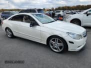 ✅ 2011 Mercedes-Benz E 350 • VIN: WDDKJ5GB9BF120072 • Лот: 89872585. Опубликован ранее на Copart с пробегом 188 860 миль. Бесплатный доступ к архиву аукционных продаж из США и подробный отчёт об истории автомобиля на DreamBid. Изображение 4.