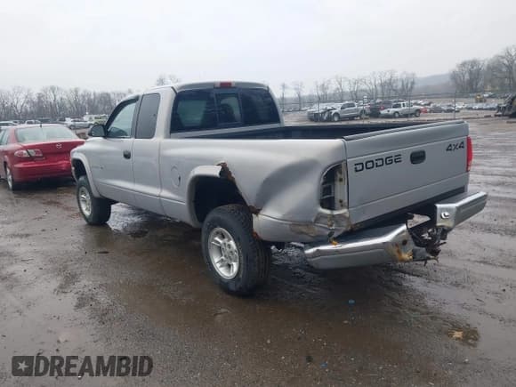 ✅ 2000 Dodge Dakota Sport • VIN: 1B7GG22N9YS515836 • Lot: 42009948. Wystawiony na IAAI z przebiegiem 128 982 mil. Bezpłatny archiwum sprzedaży aukcyjnych z USA i szczegółowy raport historii pojazdu na DreamBid. Zdjęcie 3.