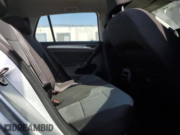 ✅ 2016 Volkswagen Golf SE • VIN: WVWKP7AU9GW911546 • Lot: 71232775. Wystawiony na Copart z przebiegiem 47 789 mil. Bezpłatny archiwum sprzedaży aukcyjnych z USA i szczegółowy raport historii pojazdu na DreamBid. Zdjęcie 11.