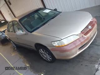 ✅ 2000 Honda Accord LX • VIN: 1HGCG6655YA001425 • Lot: 43865212. Listed on IAAI with 210,124 mi. Free auction sales archive from the USA and detailed vehicle history report at DreamBid. Image 1.