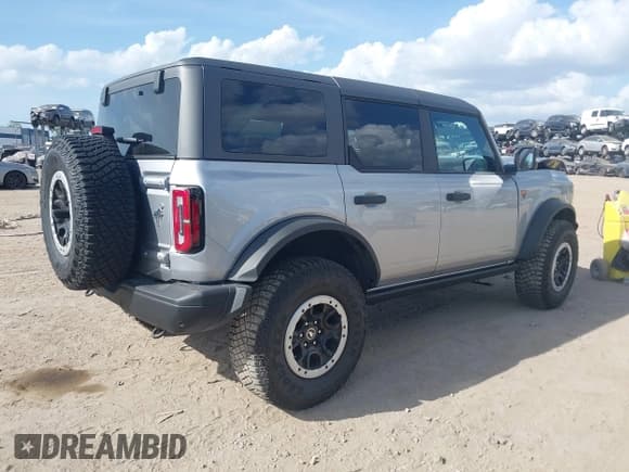 ✅ 2023 Ford Bronco • VIN: 1FMEE5DP1PLB89368 • Lot: 41957069. Wystawiony na IAAI z przebiegiem 14 387 mil. Bezpłatny archiwum sprzedaży aukcyjnych z USA i szczegółowy raport historii pojazdu na DreamBid. Zdjęcie 4.