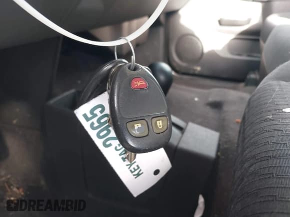 ✅ 2013 Chevrolet Silverado 1500 LS • VIN: 1GCRKREAXDZ114841 • Лот: 41332054. Опубликован ранее на IAAI с пробегом 179 390 миль. Бесплатный доступ к архиву аукционных продаж из США и подробный отчёт об истории автомобиля на DreamBid. Изображение 11.