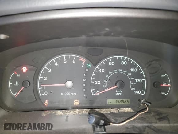 ✅ 2002 Hyundai Elantra GLS • VIN: KMHDN45D32U379198 • Lot: 86609384. Wystawiony na Copart z przebiegiem 198 826 mil. Bezpłatny archiwum sprzedaży aukcyjnych z USA i szczegółowy raport historii pojazdu na DreamBid. Zdjęcie 9.