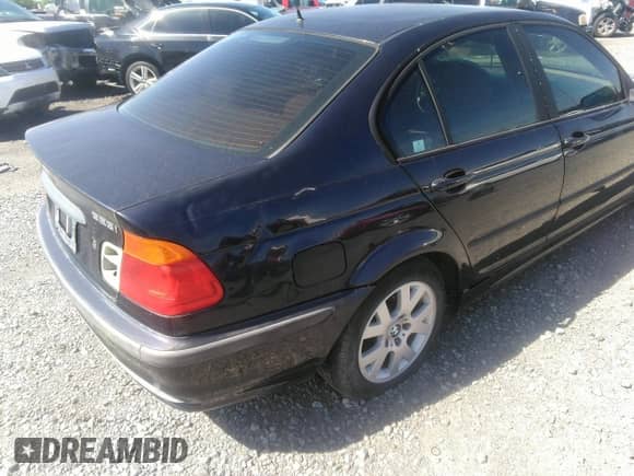 2000 BMW 3 Series 323i с VIN WBAAM3332YCA85773, выставлен на аукционе IAAI как лот 42075957 с пробегом 245 632 миль миль и . История ставок и продаж доступна на DreamBid. Изображение 6.
