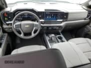 ✅ 2025 Chevrolet Silverado 1500 LTZ • VIN: 2GCPAEED0S1154591 • Lot: 67964105. Wystawiony na Copart z przebiegiem 2 971 mil. Bezpłatny archiwum sprzedaży aukcyjnych z USA i szczegółowy raport historii pojazdu na DreamBid. Zdjęcie 8.