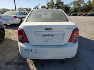 ✅ 2015 Chevrolet Sonic LS • VIN: 1G1JA5SG0F4118892 • Лот: 72745434. Размещён на Copart с пробегом 43 273 миль миль. Получите бесплатный доступ к архиву аукционных продаж из США и посмотрите подробный отчёт об истории автомобиля на DreamBid. Изображение 6.