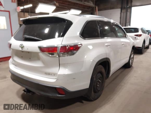 ✅ 2015 Toyota Highlander XLE • VIN: 5TDJKRFH8FS208200 • Лот: 43395142. Опубликован ранее на IAAI с пробегом 264 131 миль. Бесплатный доступ к архиву аукционных продаж из США и подробный отчёт об истории автомобиля на DreamBid. Изображение 4.
