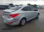 2017 Hyundai Accent SE z VIN KMHCT4AE8HU222503, wystawiony jako IAAI lot #43246079 z przebiegiem 72 844 mil mil oraz . Historia ofert i sprzedaży dostępna na DreamBid. Obrazek 4.