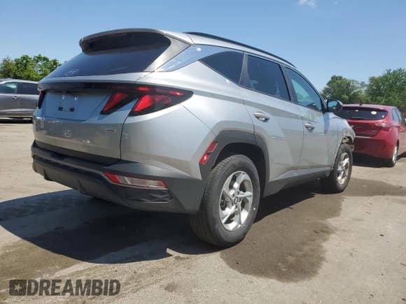 ✅ 2024 Hyundai Tucson SEL • VIN: 5NMJBCDE7RH373734 • Lot: 54431514. Wystawiony na Copart z przebiegiem 5 639 mil. Bezpłatny archiwum sprzedaży aukcyjnych z USA i szczegółowy raport historii pojazdu na DreamBid. Zdjęcie 3.