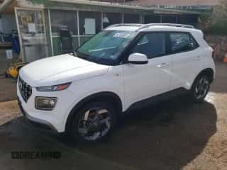 2021 Hyundai Venue SEL z VIN KMHRC8A39MU093133, wystawiony jako Copart lot #72951814 z przebiegiem 54 742 mil mil oraz Czysty tytuł • Clean title. Historia ofert i sprzedaży dostępna na DreamBid. Obrazek 1.