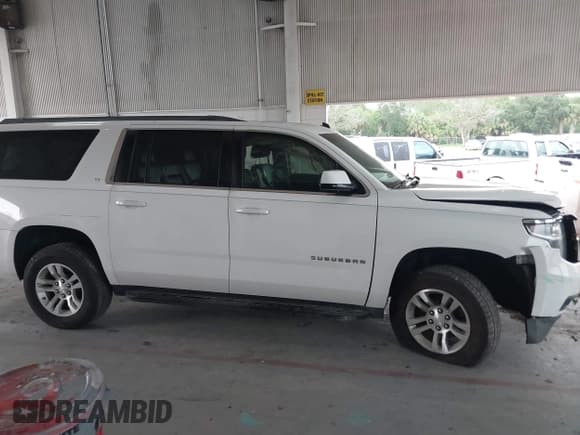 ✅ 2015 Chevrolet Suburban LT • VIN: 1GNSCJKC0FR104562 • Lot: 42806992. Wystawiony na IAAI z przebiegiem 178 433 mil. Bezpłatny archiwum sprzedaży aukcyjnych z USA i szczegółowy raport historii pojazdu na DreamBid. Zdjęcie 14.