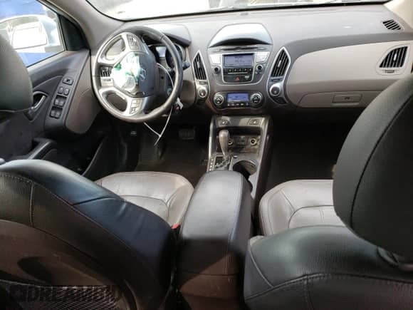 2011 Hyundai Tucson Limited z VIN KM8JU3AC3BU127903, wystawiony jako Copart lot #70695114 z przebiegiem 130 796 mil mil oraz Szkoda całkowita • Salvage title. Historia ofert i sprzedaży dostępna na DreamBid. Obrazek 8.