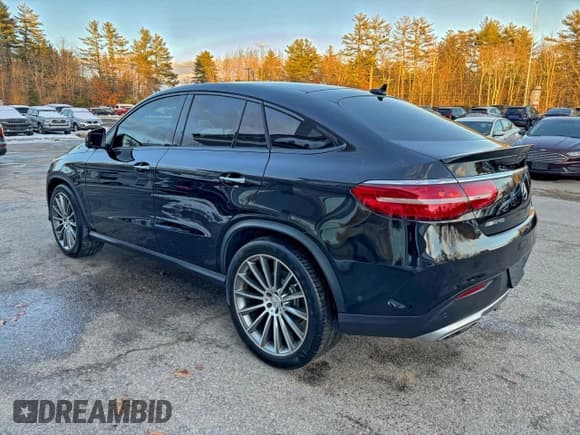 ✅ 2018 Mercedes-Benz GLE 43 AMG • VIN: 4JGED6EB9JA097343 • Lot: 96282855. Wystawiony na Copart z przebiegiem 120 039 mil. Bezpłatny archiwum sprzedaży aukcyjnych z USA i szczegółowy raport historii pojazdu na DreamBid. Zdjęcie 3.