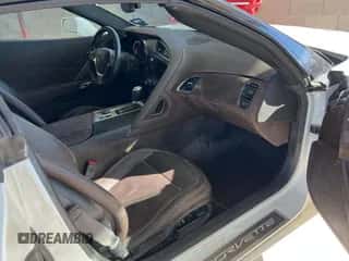 2014 Chevrolet Corvette Z51 3LT с VIN 1G1YM2D73E5105712, выставлен на аукционе Copart как лот 67979104 с пробегом 19 344 миль миль и Списание • Salvage title. История ставок и продаж доступна на DreamBid. Изображение 5.