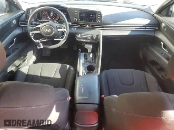 2021 Hyundai Elantra SEL z VIN KMHLM4AG7MU095428, wystawiony jako Copart lot #80033035 z przebiegiem 35 117 mil mil oraz Szkoda całkowita • Salvage title. Historia ofert i sprzedaży dostępna na DreamBid. Obrazek 8.