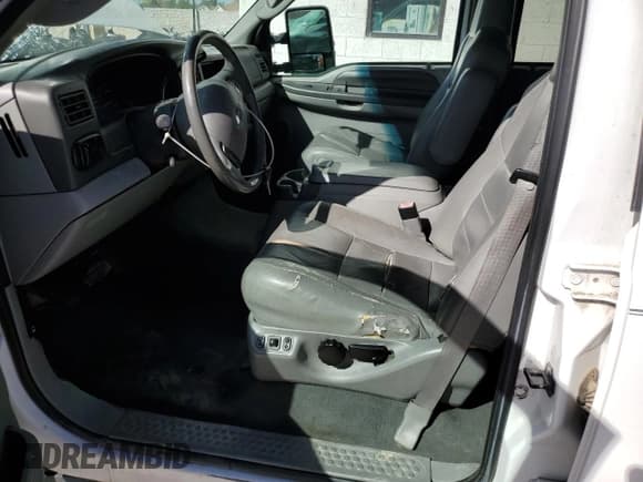 ✅ 2003 Ford Excursion Special Serv • VIN: 1FMNU41S33EB44212 • Lot: 65906195. Listed on Copart with 129,670 mi. Free auction sales archive from the USA and detailed vehicle history report at DreamBid. Image 7.