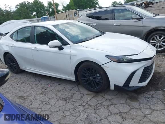 2025 Toyota Camry LE с VIN 4T1DAACK1SU505344, выставлен на аукционе IAAI как лот 42160421 с пробегом 17 768 миль миль и . История ставок и продаж доступна на DreamBid. Изображение 13.