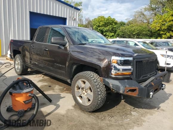 ✅ 2018 Chevrolet Silverado 1500 LT • VIN: 1GCVKREC6JZ171808 • Lot: 80255915. Listed on Copart with 122,303 mi. Free auction sales archive from the USA and detailed vehicle history report at DreamBid. Image 4.