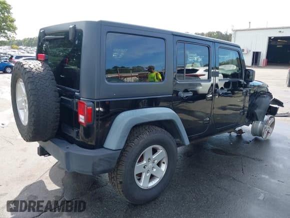 ✅ 2011 Jeep Wrangler Unlimited Sport • VIN: 1J4BA3H18BL511245 • Лот: 43098659. Опубликован ранее на IAAI с пробегом 70 495 миль. Бесплатный доступ к архиву аукционных продаж из США и подробный отчёт об истории автомобиля на DreamBid. Изображение 4.
