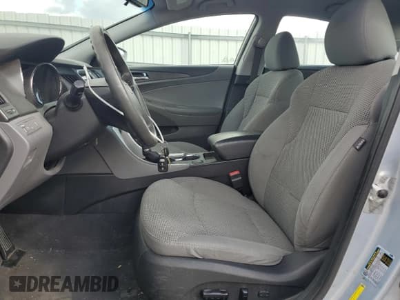 ✅ 2014 Hyundai Sonata GLS • VIN: 5NPEB4AC0EH925677 • Lot: 73630474. Listed on Copart with 221,077 mi. Free auction sales archive from the USA and detailed vehicle history report at DreamBid. Image 7.