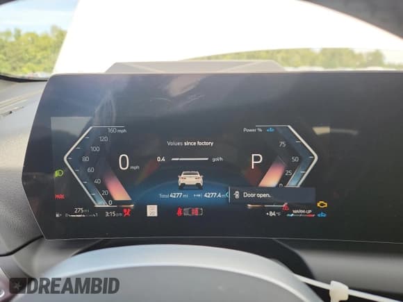 ✅ 2025 BMW 2 Series 228i xDrive • VIN: WBA23GG04S7S87848 • Lot: 70160815. Wystawiony na Copart z przebiegiem 4 277 mil. Bezpłatny archiwum sprzedaży aukcyjnych z USA i szczegółowy raport historii pojazdu na DreamBid. Zdjęcie 9.